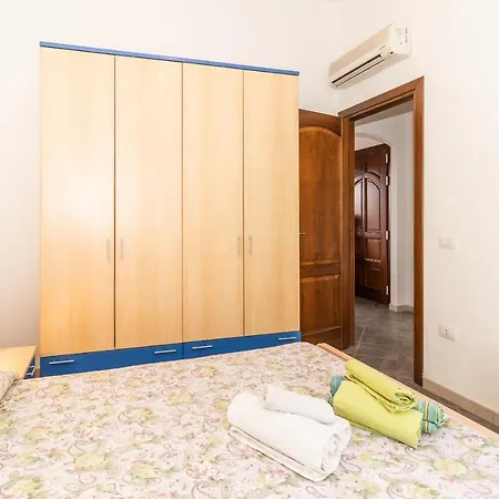 Con Piscina 14 * Trinità dʼAgultu